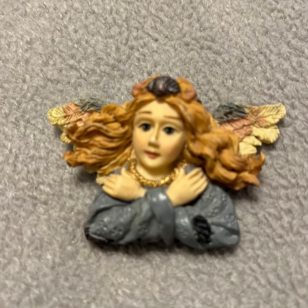Angel pin
